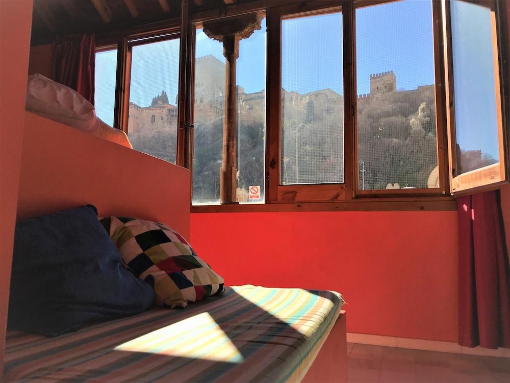 White Nest Hostal