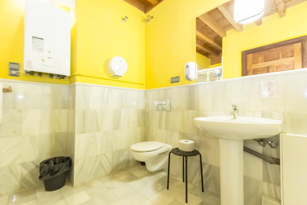 Hostal White Nest