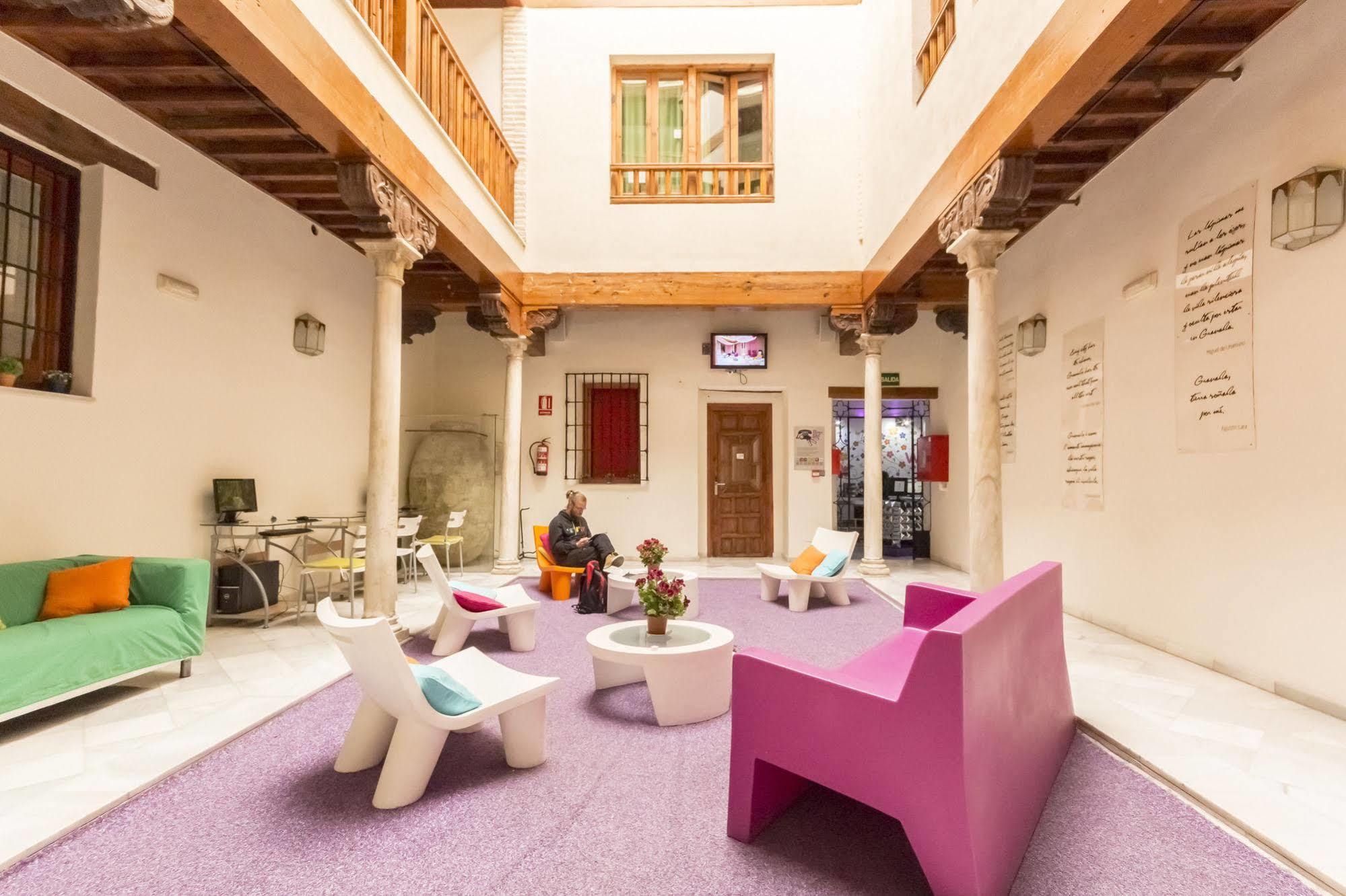 White Nest Hostal Granada