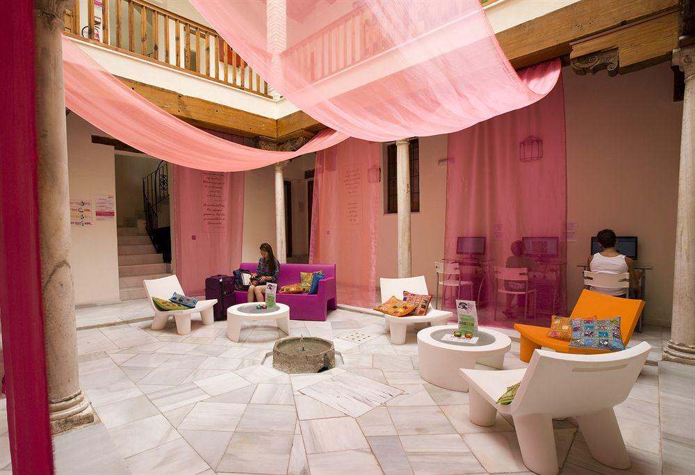 White Nest Hostel *