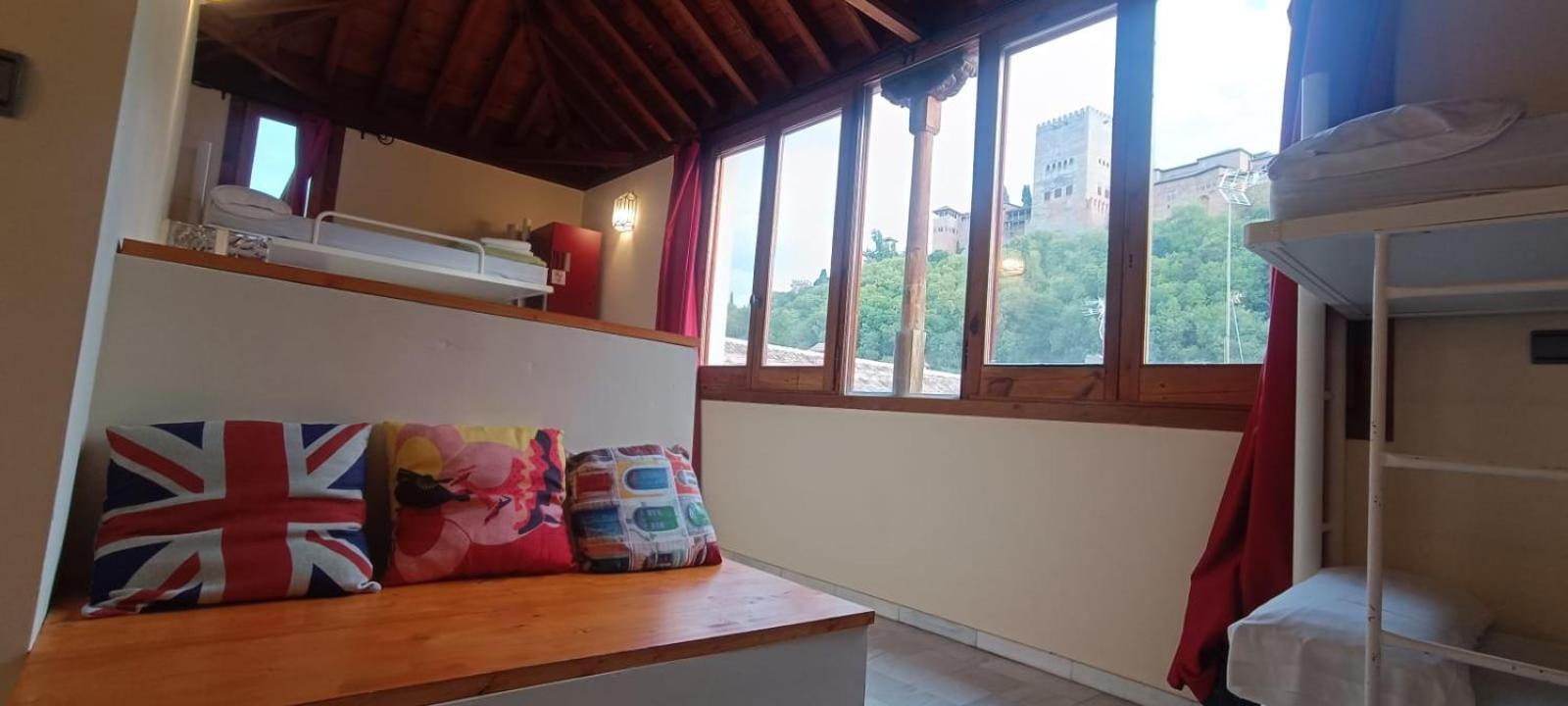 White Nest Hostel Granada