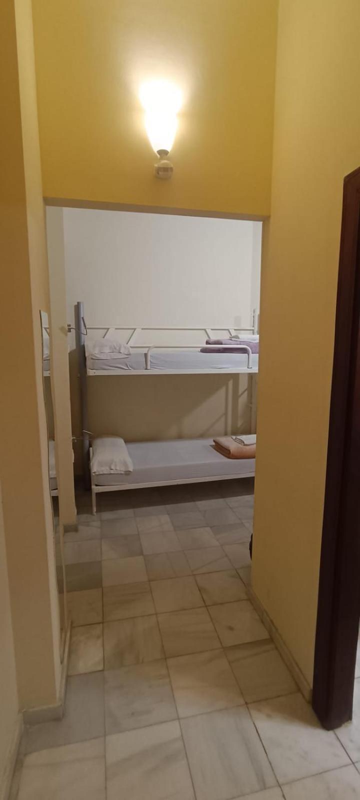 Hostel White Nest